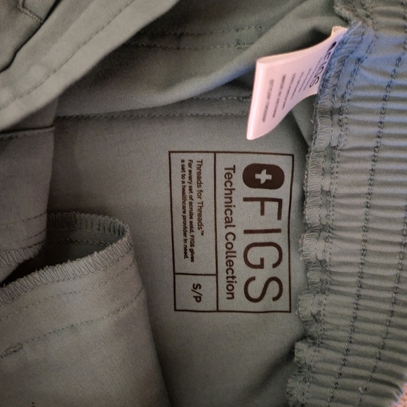 Figs 1st Gen Hydrogreen Small Petite Casma Small - Picture 3 of 3